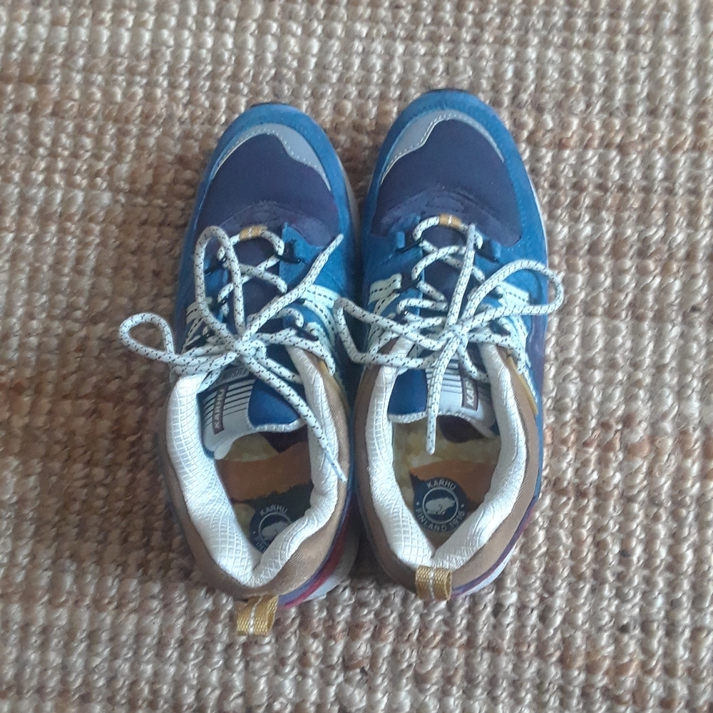 Womens sneakers